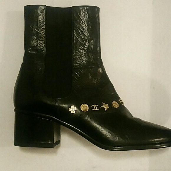 Chanel Boots that are in brand new condition. - Picture 2 of 4